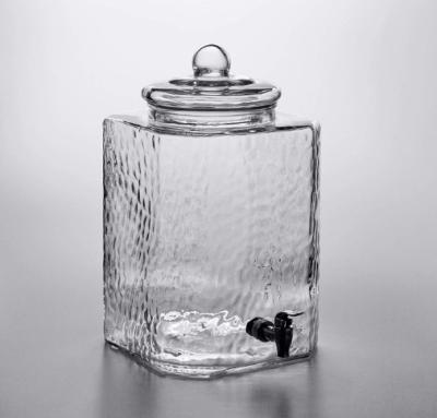 China Safe and Hign Quality Food and Unique Design Glass Dispenser Giant Capacity Borosilicate Glass Beverage Dispenser 5 Gallon Hammered Glass Beverage Dispenser for sale