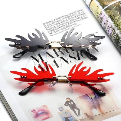 China Yj10147 New Fashion Funny Sunglasses Christmas And Halloween Party Women Fire Sunglasses Flame Personality Shaped Colorful Sunglasses for sale