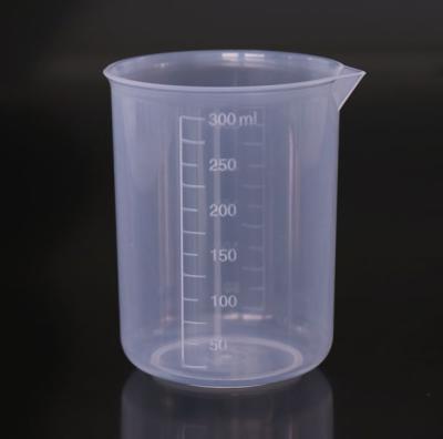 China Viable Ready To Ship Wholesale Factory 100ML PP Measuring Cups Plastic for sale