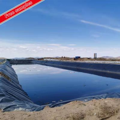 Chine 1 mm 1,5 mm PEHD géomembrane étang de poisson pour l'élevage du poisson en noir blanc vert bleu à vendre