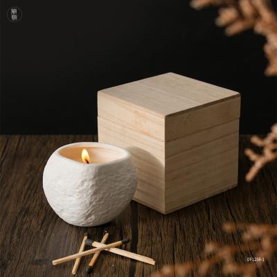 China Home Unique Soy Wax Decoration Ceramic Candle Jars Wholesale White Ceramic Christmas Gift Candle Extra Container for sale