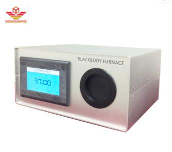 Chine Four du corps 30~50℃ noir pour le thermomètre clinique, calibreur de Special d'arme à feu de la température de mesure de four de corps noir à vendre