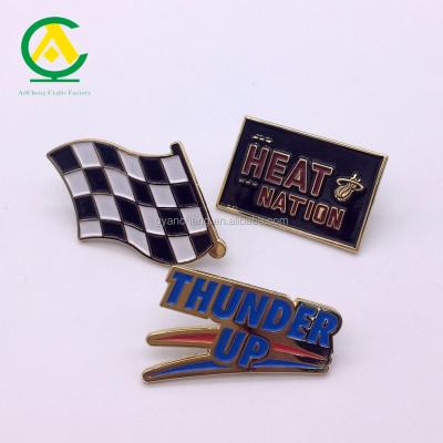 China Europe Wholesale Free Sample Soft Enamel Lapel Pin Badge / Custom Metal Easter Lapel Pins for sale