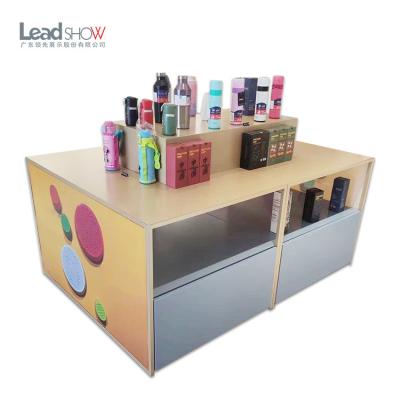 China Commonly Used Fashion Accessories Show To Showcase Metal Product Display Stands OEM Metal Display Racks for sale