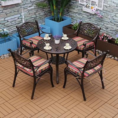 China Outdoor Luxury Garden Cast Aluminum Table And Chair Furniture Set for sale