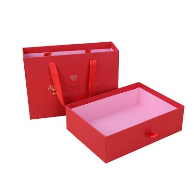 China 2020 Customs Disposable Printing With Handle New Design Product Cardboard Drawer Paper T-shirt Clothing Box for sale