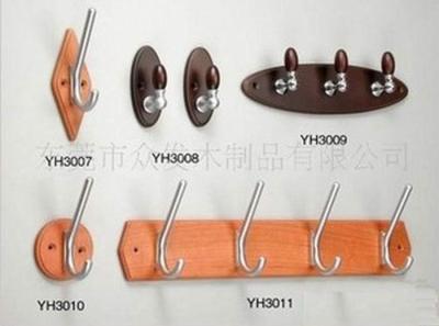 China Portable Wooden Wall Clothes Rack , Pine / Poplar Wall Coat Hooks 300 X 40 X 10 mm for sale