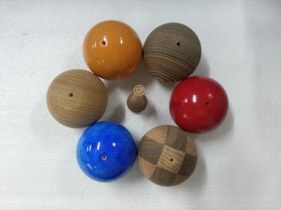 China Natural Veined Solid Wood Balls Plain 60 mm For Home Decoration for sale