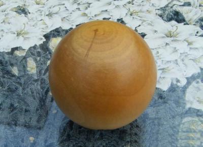 China Smooth Cherry Solid Wood Balls , Dia 60 mm Natural Varnished Big Wooden Balls for sale