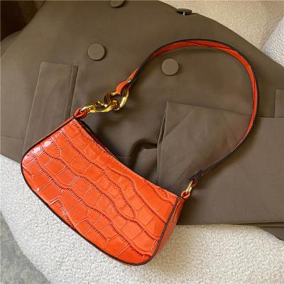 China 2022 New Vintage Retro Style Small Shoulder Bag Japanese Wide Female Fashion Square Bag for sale