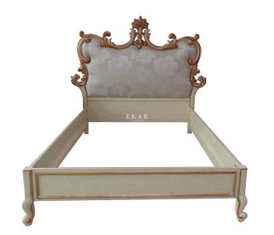 China Traditional French Style Bedroom Furniture Classic Antique Princess Bed Frame Wood Carved Luxury Royal King Size Bed for sale