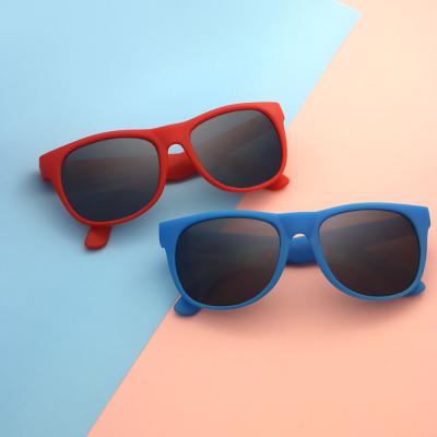 China Cheap sunglasses 2021 fashion hot custom colorful classic logo promotion designer sunglasses sale designer sunglasses for sale