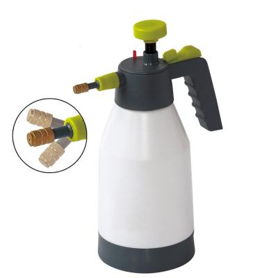 China Cheap Price 2l Vase Trigger Multi Sprayer Plastic Garden Watering Bottles Bomb Spray Empty Plastic Bottles for sale