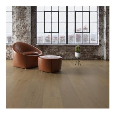 China Latest Modern Smoked UV Oil Oak Engineered Timber Hardwood Flooring Wooden Flooring Plank Shunyang Crema for sale