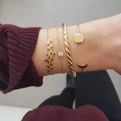 China TRENDY Small Flower Arrow Leaf Bracelet Set Women Bracelet Jewelry Simple Circle Bohemian Bracelet for sale