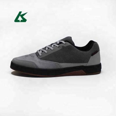 China Fashion PU Material City Trends Sport Shoes For Men for sale