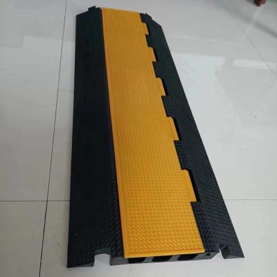 China Durable TPE Thermoplastic Elastomer Rubber Road Speed Bump Speed Hump Cable Protector for sale