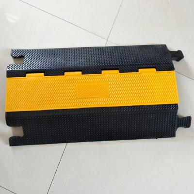 China Wholesale Roadway Heavy Duty Yellow Jacket Rubber Cable Protector for sale