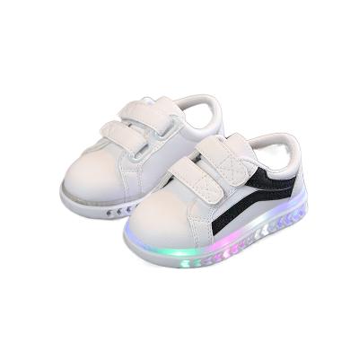 China Anti-odor Children's Shoes Sports LED Sneakers Child Soft Bottom Light Boys Shoes 2021 Spring and Autumn New Girls Sports Shoes for sale