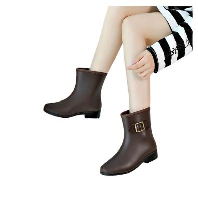 China Top Quality Fashionable Women Lightweight Ladies Boots Short Rain Boots for sale