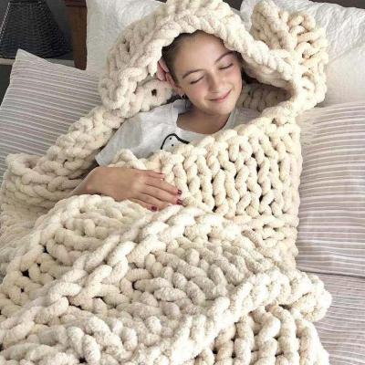 China Wholesale Simple Price Manufacturer Super Soft Thick Handmade Chenille Knitted Chunky Blanket Manta for sale