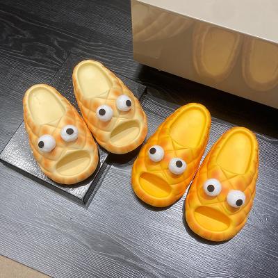 China Damping female slippers Linlong bread model summer 2023 new cute female indoor home non-slip sandals bath outside use for sale