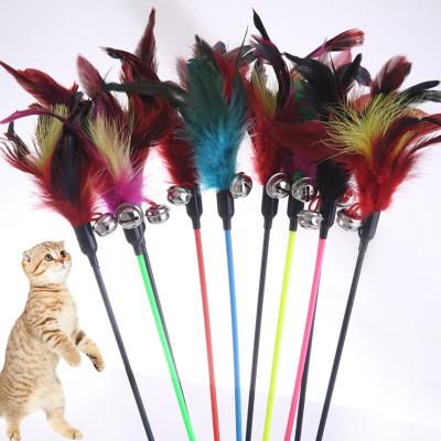 China Hot Sale Cat Toys Random Color Make Cat Stick Feather Black Colored Polish Like Birds With Small Bell 1PCS Natural L980 for sale