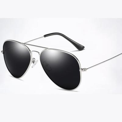 China Hot Sale Men's New Style Pilot Sunglasses AC Lens Metal Temple Driving 3025 Sun Glasses Pilot for sale