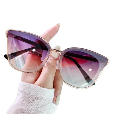 China Hot Selling Fashion Sunglasses Women's Fashion Sunglasses New Personality Cat Eye Uv Protection Sun Glasses for sale