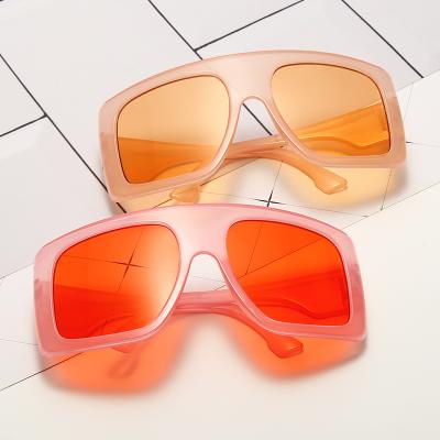 China Fashion Sunglasses Wholesale Oversized Sunglasses 2021 Custom Logo Sunglasses Fashionable Larger Women Sun Glass Frame for sale