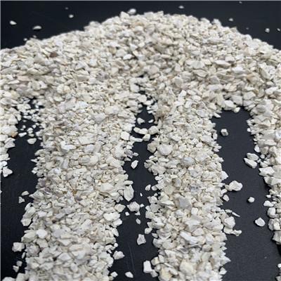 China Low Porosity Refractory Fire Clay Grain For Sagger / Kiln Furniture for sale