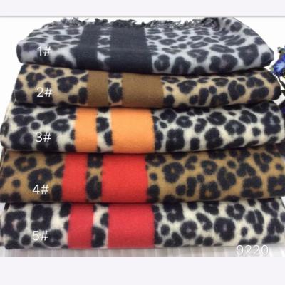 China High Quality Acrylic Leopard Print Scarf Winter Keep Warm Plaid Scarf Blanket For Pashmina Scarf Women for sale