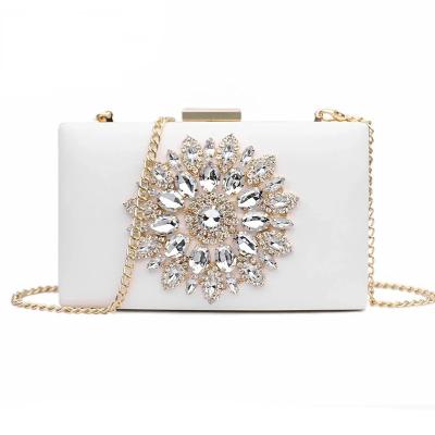 China Fashion White Women Grab Bag Wedding Clutch Purse Evening Bridal Crystal Summer Luxury Small Crossbody Bags for sale