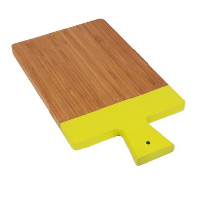 China Viable Unique Thick Shape Color-Coded Design Pizza Cheese Bamboo Cutting Board With Handle for sale