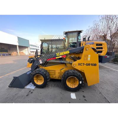 China XC7-SR10B 1.1 ton Compact Skid Steer Loader 55.8KW Mini Skid Steer Machine with Replaceable Operating Bucket for sale