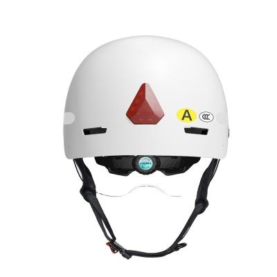 Cina Casco da ciclismo intelligente con videocamera di registrazione di 8 ore e rivestimento interno ABS Shell EPS in vendita