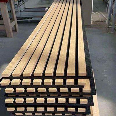 China 600/320 mm de ancho Fibra de poliéster madera de pizarra panel de madera acústica aislamiento de sonido tablero de pared en venta