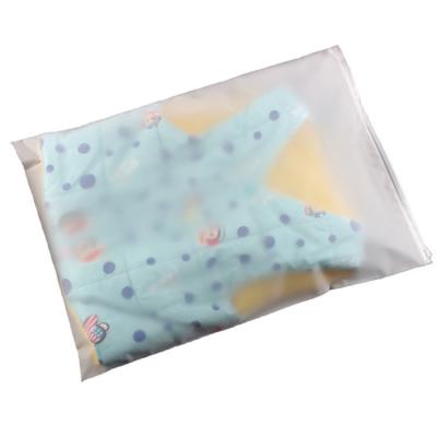 China 13 Years Factory Factory Garment Bag Transparent Frosted Plastic Underwear T-shirt Zipper Bag Recyclable en venta