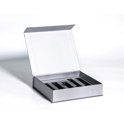 China Recyclable Custom Printed Luxury Silver Magnetic Closure Box For Cosmetic for sale