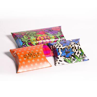 China Recyclable Perfect Makeup Packaging Pillow Scarves And Box for sale