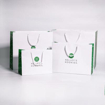 China Recyclable Luxury Shopping Paper Bag for sale