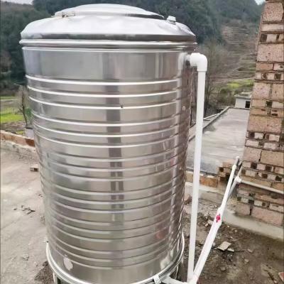 China 304 Stainless Steel Cylindrical Water Storage Tanks For Household Rooftop Domestic Water Supply Durable Insulated for sale