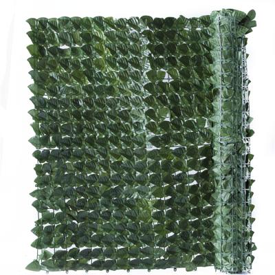 China Waterproof and UV stabel customized sizes available artificial palm leave privacy barrier for sale