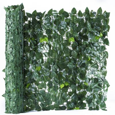 China Artificial Green Wall Ivy Screen Fence Trellis Greenery Garden Decorative Leaves Artificial Fence for sale