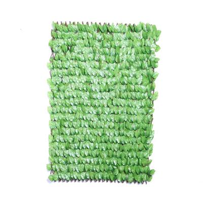 China Easily Gathered Artificial Expanding UV Outdoor Willow Trellis Fence for sale