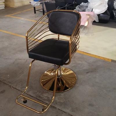 China Factory Wholesale Modern Gold and Black Barber Chair Hairdressing Beauty Salon Furniture Barber Chair Salon Equipment for sale