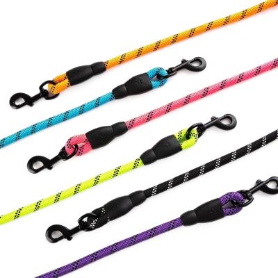 China Stocked Pet Leashes Wholesale Reflective Retractable Nylon Dog Leash High Quality Dog Leash for sale