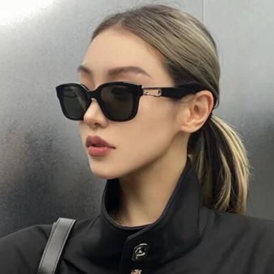 China Square of the newest fashion sunglasses fashion women's small sunglasses female summer plastic ladies shaped sunglasses 2021 for sale