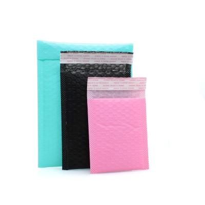 China Waterproof Various Sizes Plastic Padded Cosmetic Packaging Wraps Poly Bubble Satchels for sale