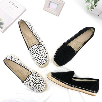 China Wholesale New Style Round Fashionable Casual Closed Toe Flat Slip On Jute Soft Sole Canvas Sneakers Casual Shoes For Women for sale